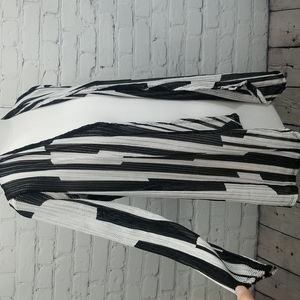 Lavish 90s cardigan black and white size medium beetlejuice